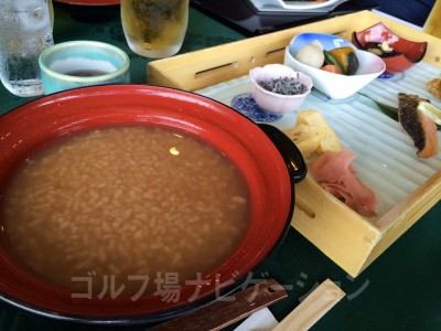 茶粥をたっぷり食せます