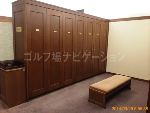 tojo_pine_girls_locker_room_3