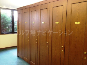 tojo_pine_locker_room_3