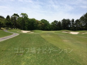 グリーン周りのガードバンカーが不気味。