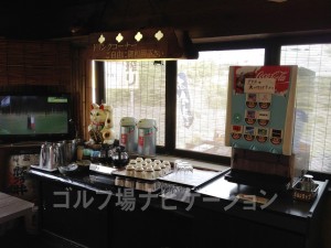 ここもソフトドリンクは無料。ドリンクバーです。