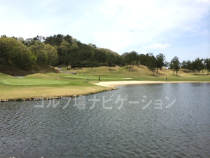 対岸（1番ホール）からの眺め