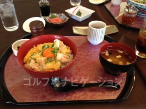 親子丼。たまごが美味しい。