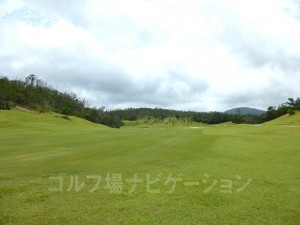 フラットで広すぎると距離感が掴みにくい。