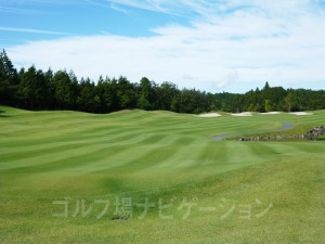 フェアウェイにアンジュレーションあり