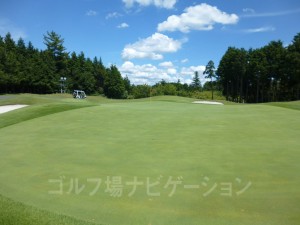 傾斜がきつく、難易度の高いグリーンです