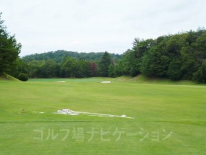 フラットでフェアウェイは広い