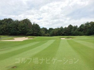 グリーン周りのガードバンカーは深くて難易度が高い