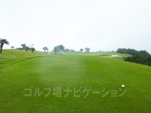 Kochi黒潮カントリークラブ 太平洋コース2番ホール、レギュラーティからの眺め