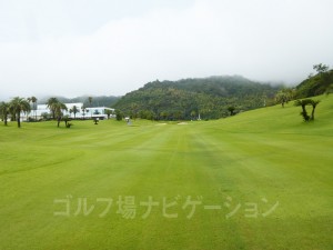 グリーンまで延々と上り