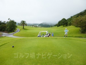 Kochi黒潮カントリークラブ 太平洋コース9番ホール、バックティからの眺め