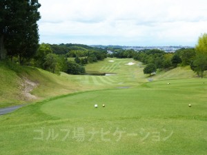 豪快な打ち下し。左右は斜面が受けているのでやや安心感があります。