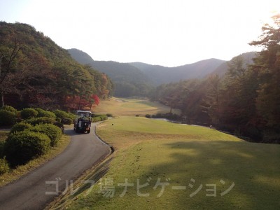 練習ラウンドで１．５R。さすがに最後は日も暮れてきました。フルバックから悪戦苦闘のラウンドでした。。。