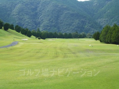 左右は広く、安心感があります。