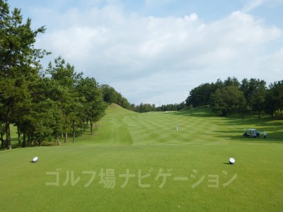 瀬田ゴルフコース北コース 1番ホール、フロントティからの眺め