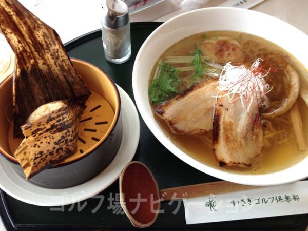 京都 かさぎゴルフ倶楽部 レストラン こだわり醤油ラーメン 炙りチャーシューのせ